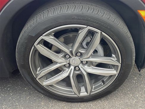 Used 2023 Cadillac XT4 Sport w/ Enhanced Visibility Package image 5