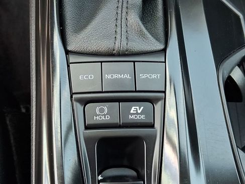 Used 2025 Toyota Camry LE FWD image 28