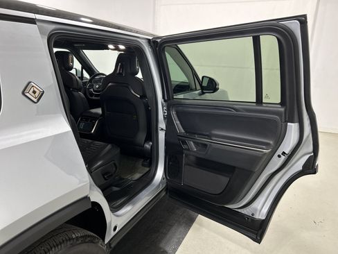 Used 2024 Rivian R1S Adventure AWD/4WD image 19
