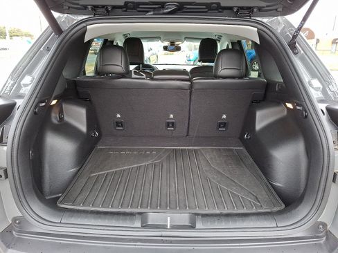 Used 2021 Jeep Cherokee Latitude Lux w/ Comfort/Convenience Group image 28