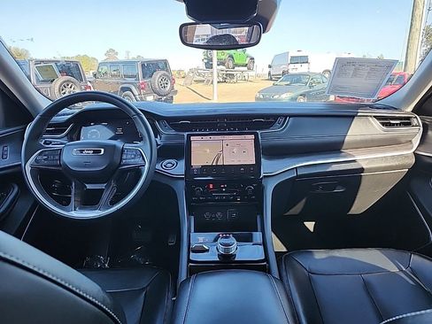 Used 2023 Jeep Grand Cherokee L Limited w/ Black Appearance Package image 3