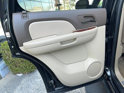 Used 2011 Chevrolet Tahoe LTZ image 20