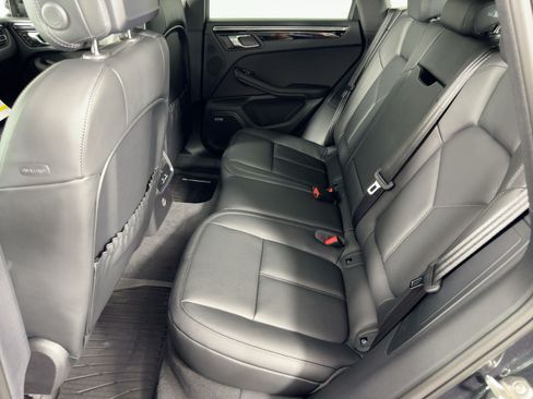 Certified 2026 Porsche Macan AWD/4WD image 15