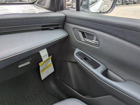 New 2026 Nissan Leaf Platinum+ w/ Cargo Package (Platinum+) FWD image 19