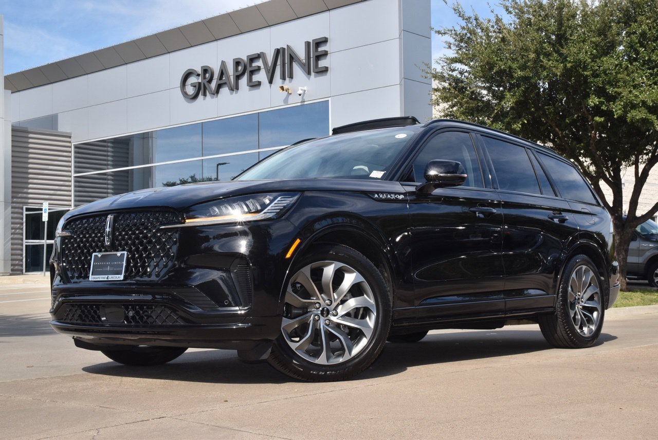 Certified 2026 Lincoln Aviator 2WD w/ Jet Appearance Package image 2