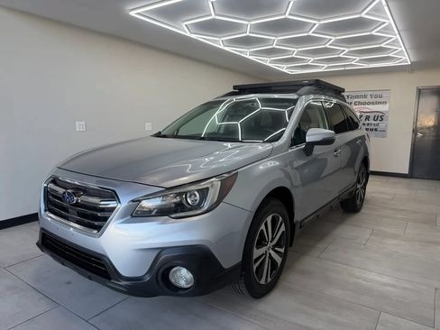 Used 2018 Subaru Outback 2.5i Limited AWD/4WD image 3