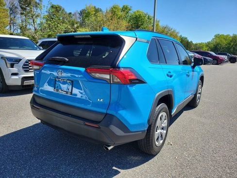 Used 2021 Toyota RAV4 LE image 10