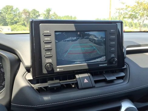 Used 2022 Toyota RAV4 XLE FWD image 20