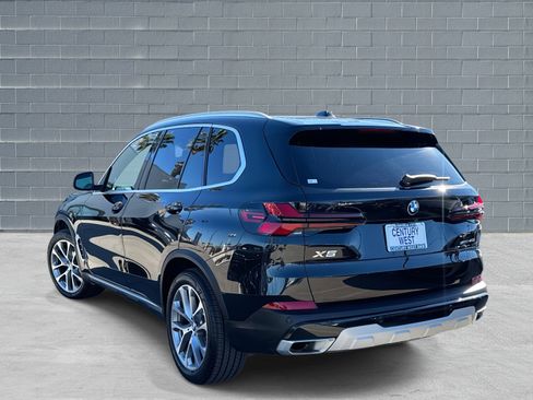 Used 2026 BMW X5 sDrive40i w/ Premium Package image 3