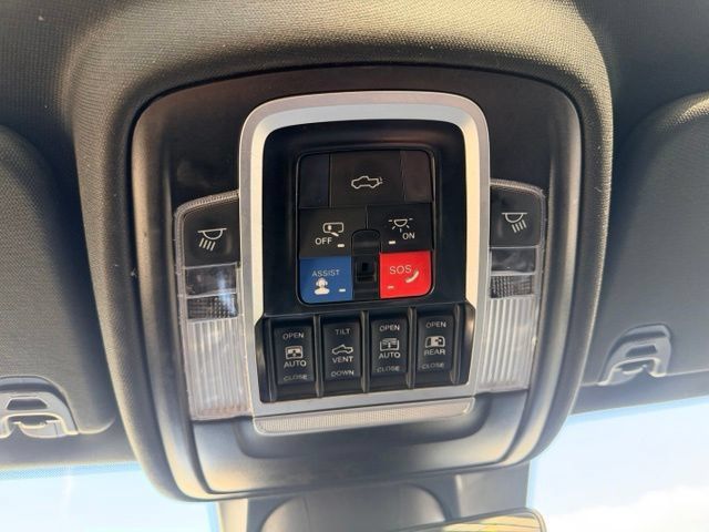 Used 2024 RAM 1500 Laramie AWD/4WD image 33