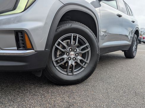 Used 2025 GMC Acadia Elevation image 36