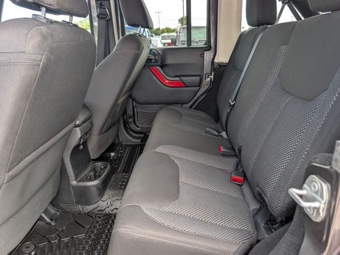 Used 2016 Jeep Wrangler Unlimited Sport AWD/4WD image 14
