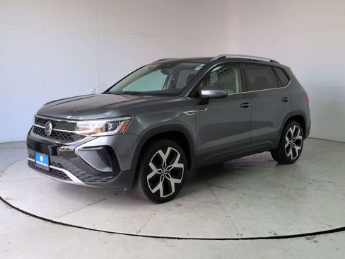 Certified 2022 Volkswagen Taos SEL AWD/4WD image 1