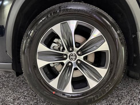 New 2026 Toyota Highlander XLE AWD/4WD image 18