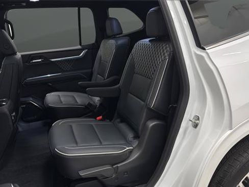 Used 2024 GMC Acadia Denali AWD/4WD image 14