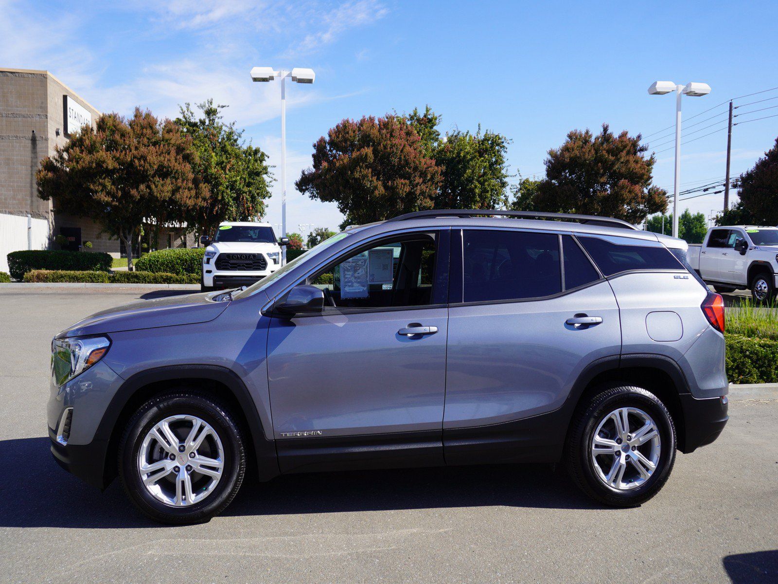 Used 2019 GMC Terrain SLE w/ Driver Convenience Package FWD image 6