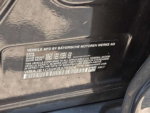 Used 2019 BMW 530e xDrive w/ Convenience Package AWD/4WD image 29