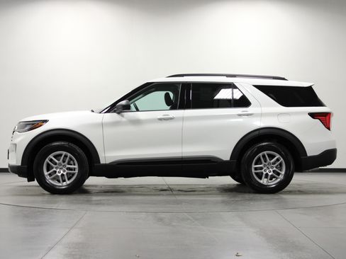New 2026 Ford Explorer Active image 7