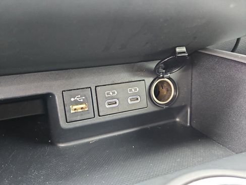 Used 2025 Toyota Highlander XSE AWD/4WD image 30