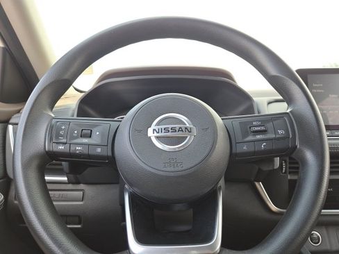Used 2021 Nissan Rogue S AWD/4WD image 16
