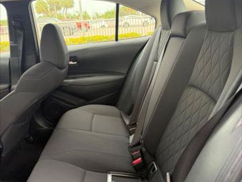 Used 2020 Toyota Corolla LE FWD image 14