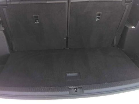 Used 2025 Volkswagen Atlas SE FWD image 17