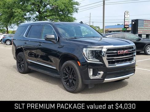 Used 2023 GMC Yukon SLT w/ SLT Premium Package AWD/4WD image 3