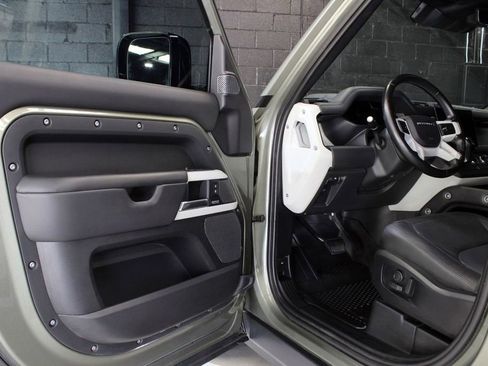 Used 2024 Land Rover Defender 110 SE image 10