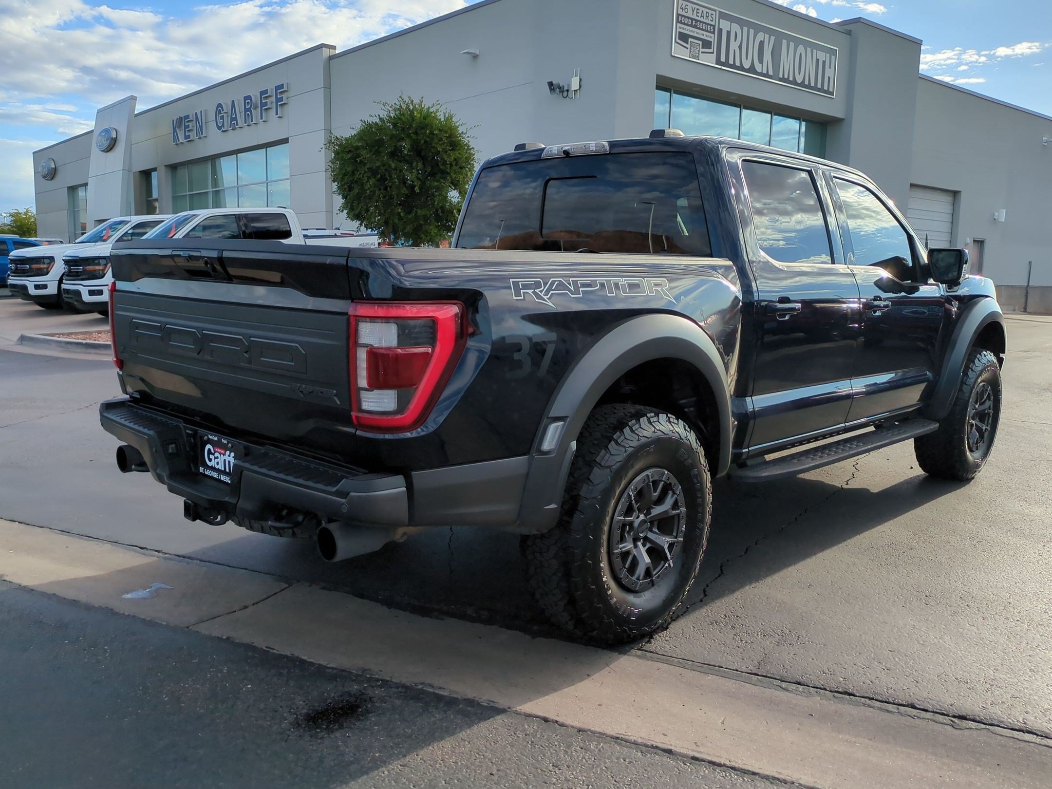 Used 2021 Ford F150 Raptor w/ Raptor 37 Performance Package AWD/4WD image 3