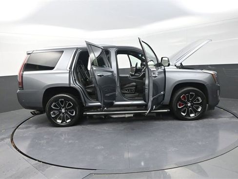 Used 2019 Cadillac Escalade Platinum image 42