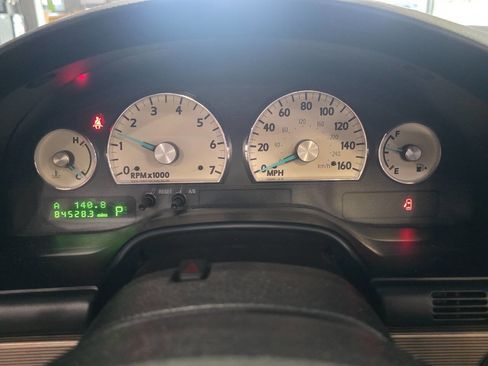 Used 2004 Ford Thunderbird Deluxe image 12