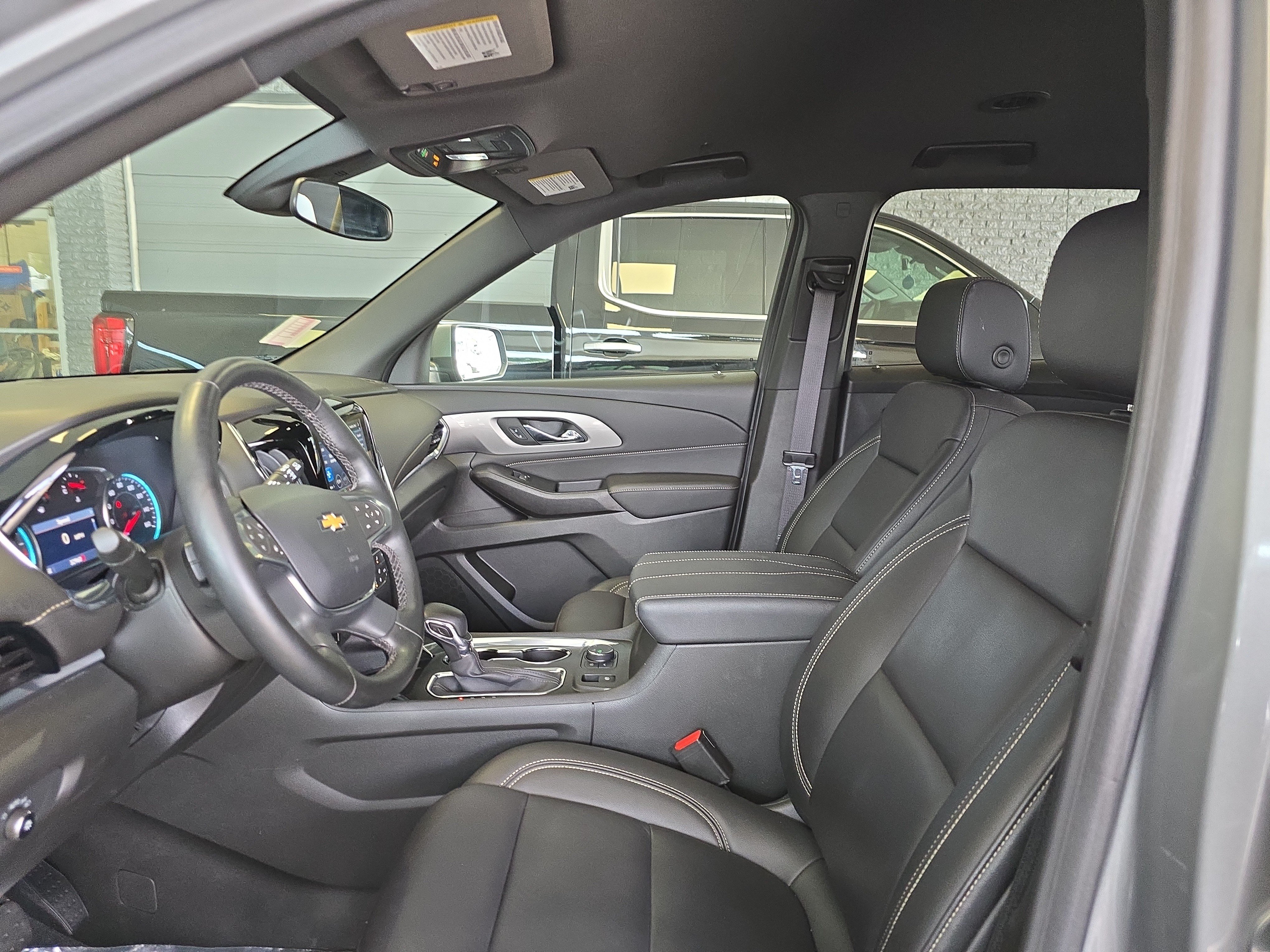 Used 2023 Chevrolet Traverse LT AWD/4WD image 11