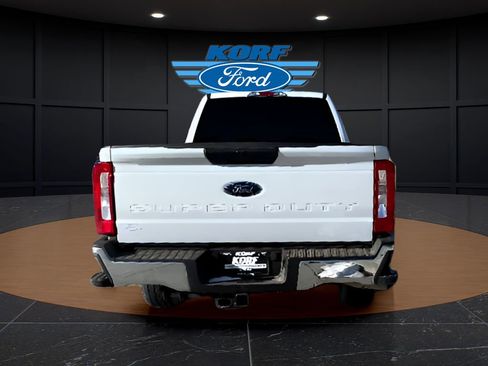 Used 2024 Ford F250 XLT image 3