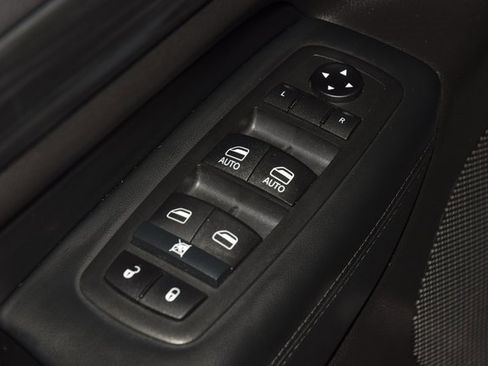 Used 2020 Jeep Grand Cherokee Altitude image 45