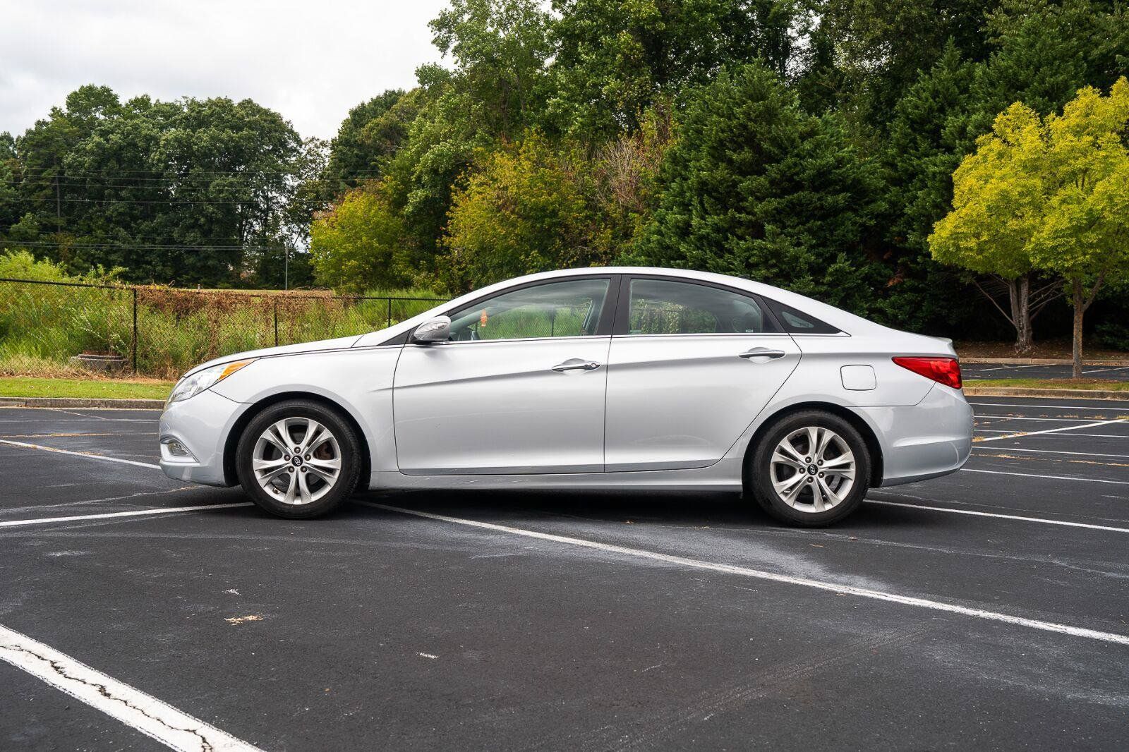 Used 2012 Hyundai Sonata Limited FWD image 4