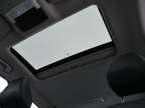 Certified 2021 Nissan Altima 2.5 Platinum image 5