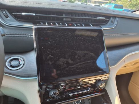 New 2025 Jeep Grand Cherokee L Limited image 11