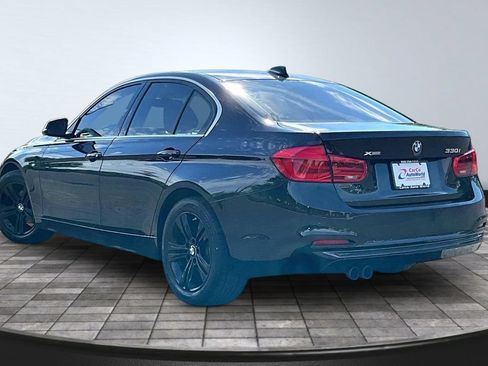 Used 2017 BMW 330i xDrive Sedan AWD/4WD image 7
