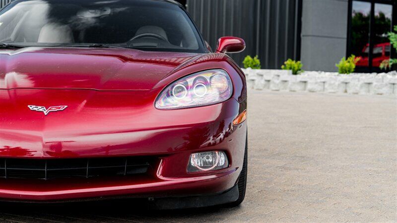 Used 2007 Chevrolet Corvette Coupe w/ Preferred Equipment Group RWD image 10
