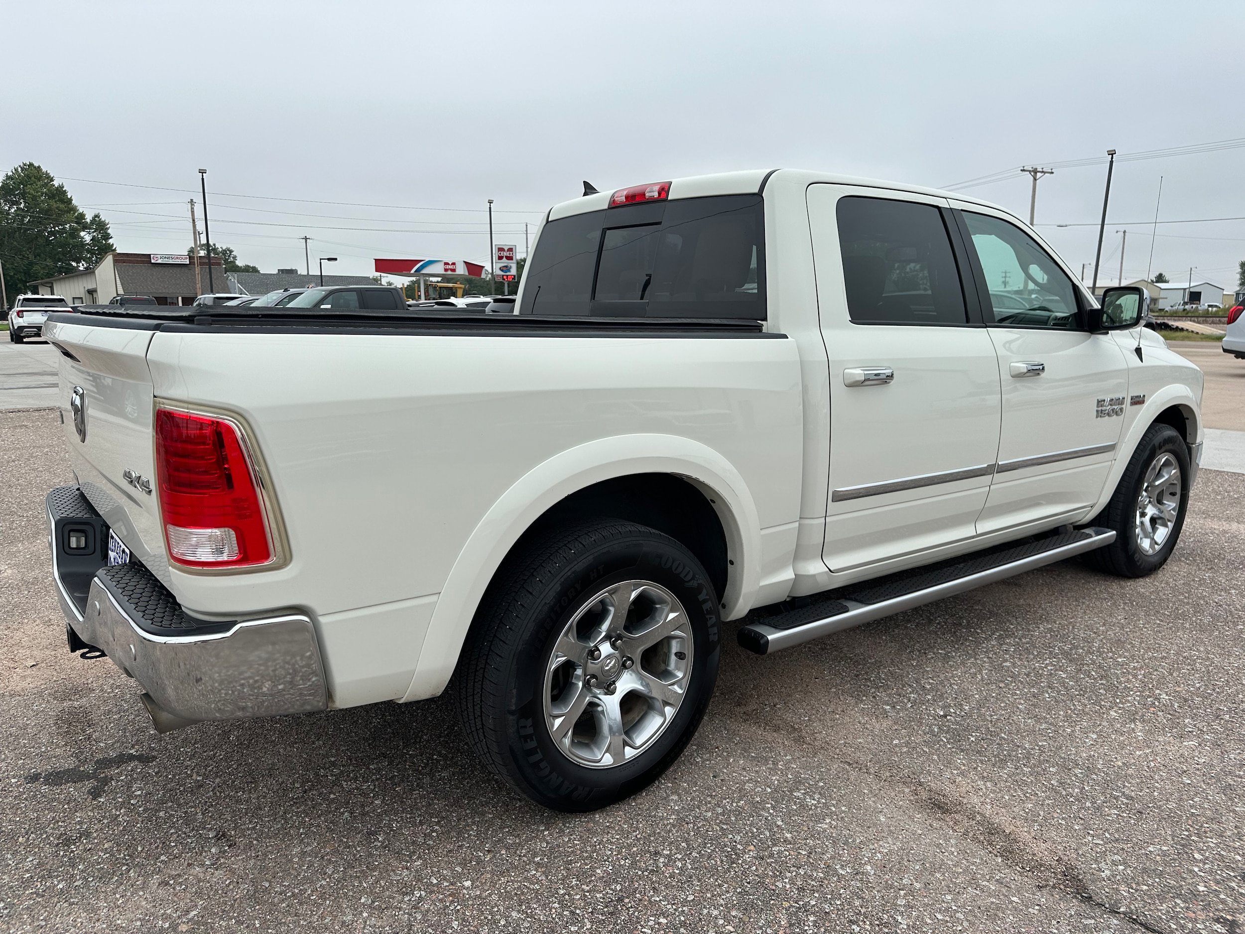 Used 2016 RAM 1500 Laramie w/ Convenience Group AWD/4WD image 6