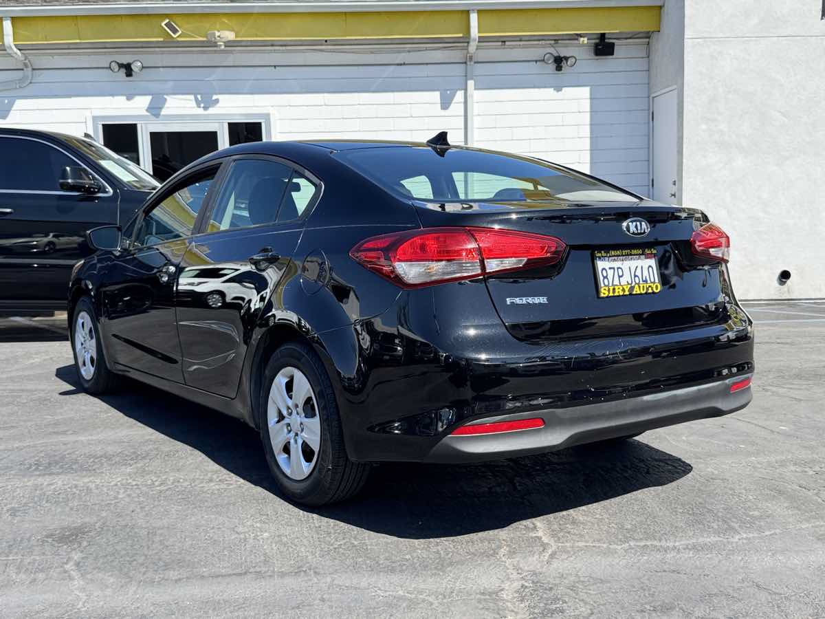 Used 2017 Kia Forte LX FWD image 9