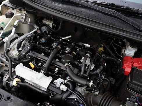 Used 2021 Nissan Versa SV image 12