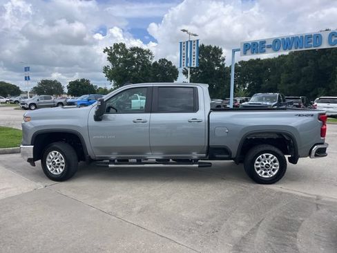 Used 2025 Chevrolet Silverado 2500 LT w/ Convenience Package AWD/4WD image 4