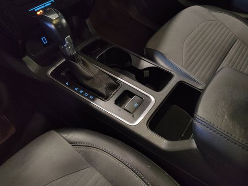 Used 2017 Ford Escape SE w/ SE Sport Appearance Package image 26