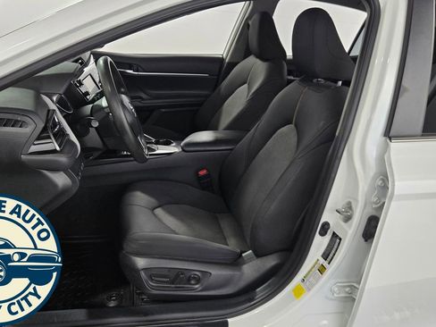 Used 2020 Toyota Camry LE FWD image 24
