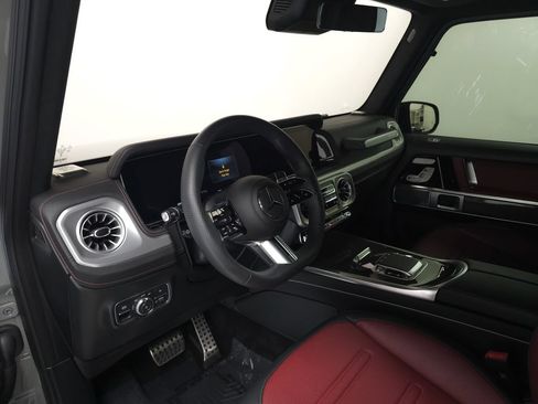 Certified 2025 Mercedes-Benz G 580 w/ Manufactur Interior Package image 9