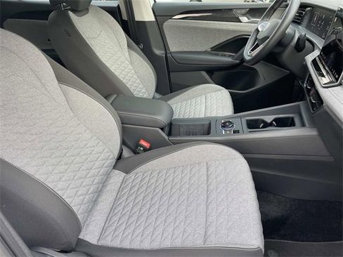 Used 2025 Volkswagen Tiguan S image 25