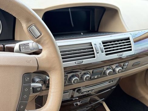 Used 2007 BMW 750Li image 8