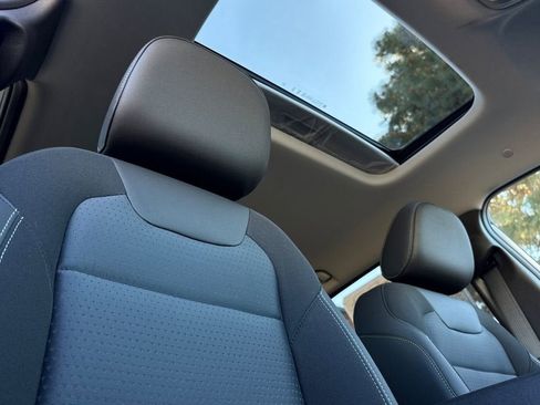 New 2026 Chevrolet Trax LT w/ Sunroof Package image 17