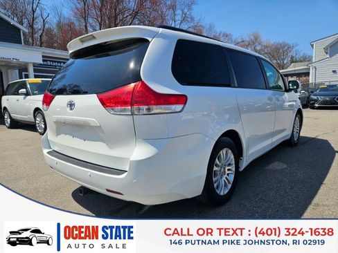 Used 2014 Toyota Sienna XLE w/ Entertainment Package image 5